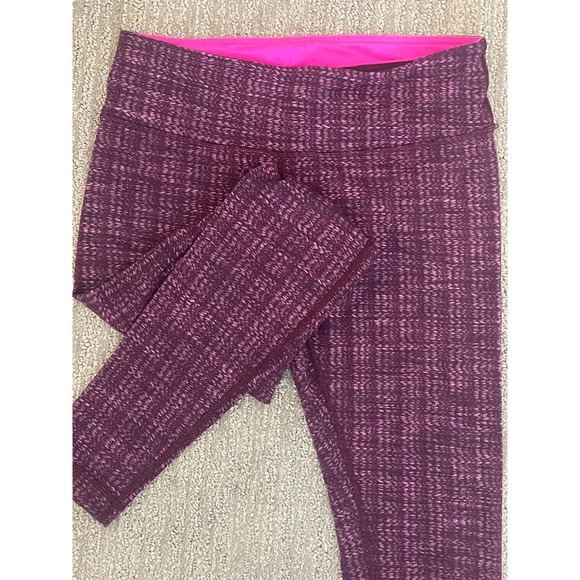 RARE Lululemon 28” Wunder Unders Mid Rise Herringbone Hot Pink Sz 8 - Picture 1 of 8